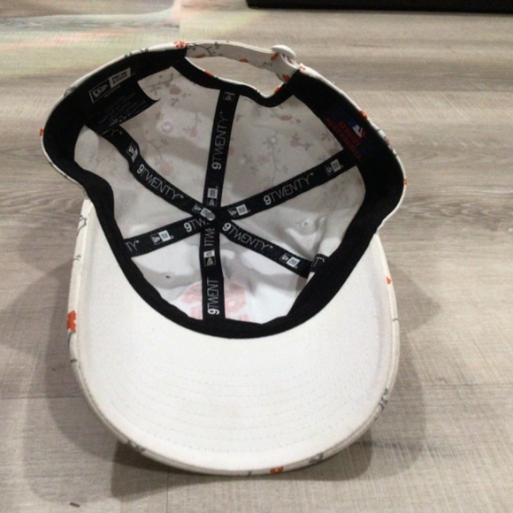 Cute SF Giants Floral Ladies Cap - Picture 3 of 3